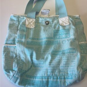 Vintage Lulu Lemon Women’s tote gym bag with dry pack for wet clothing or shoes